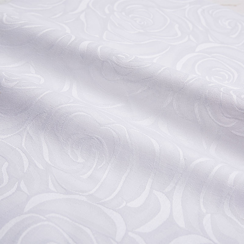 Bavlněná bílá hotelová podložka látka satén jacquard růžová květina